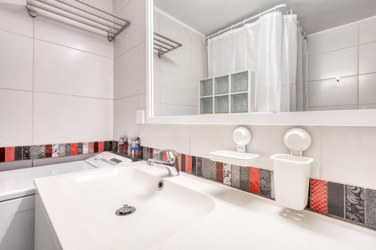 Modern 2-Bedroom Apt, 200M From The Acropolis Athen Exterior foto