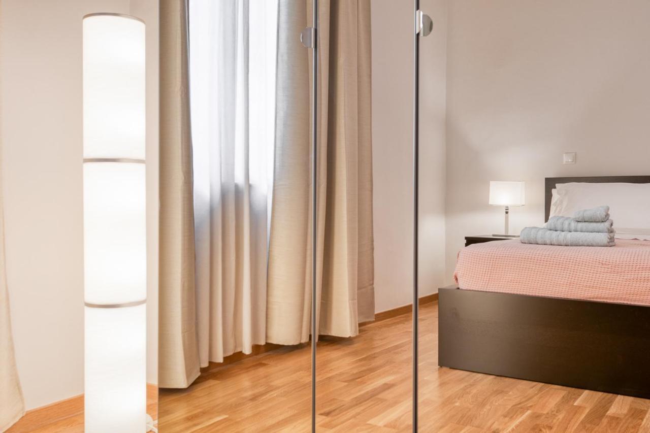 Modern 2-Bedroom Apt, 200M From The Acropolis Athen Exterior foto
